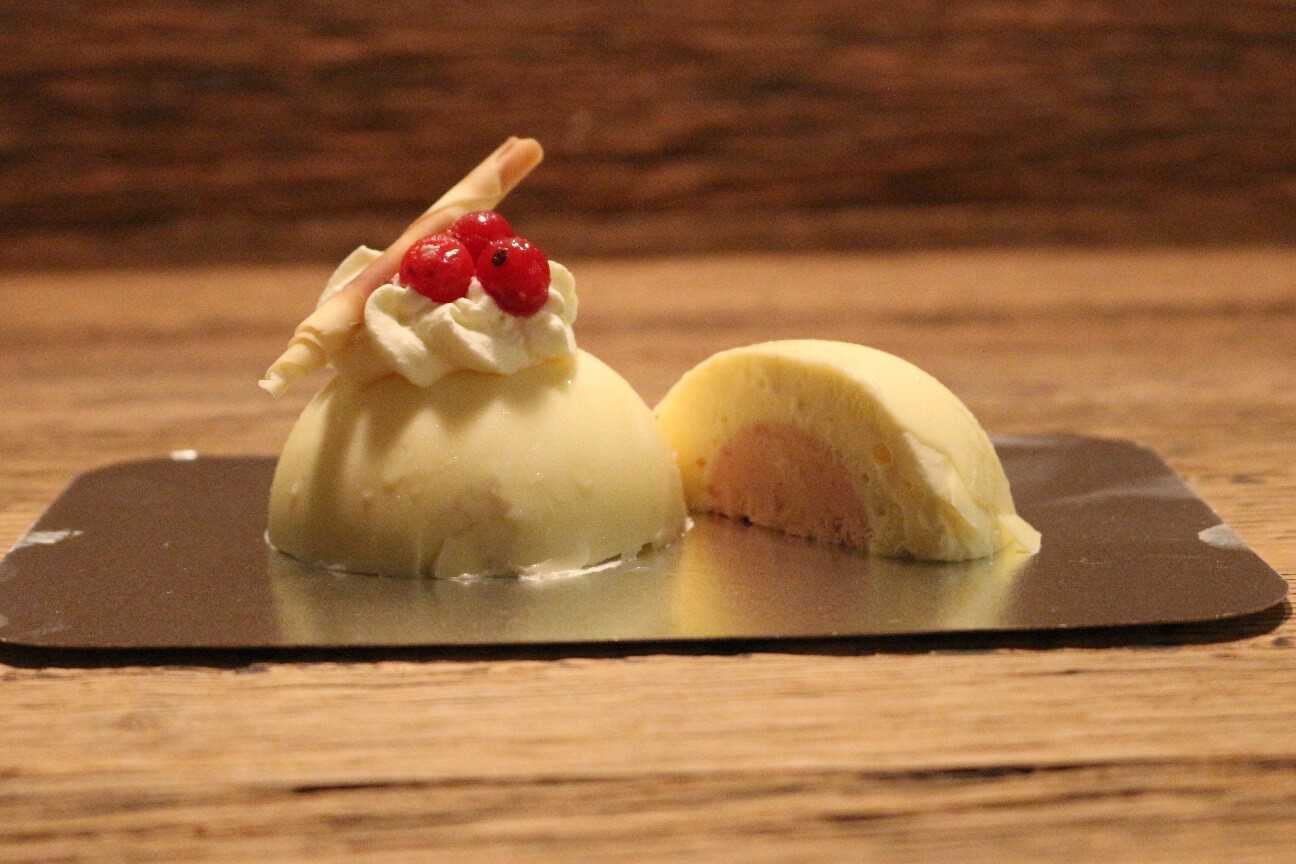 Witte chocoladebombe €1,50